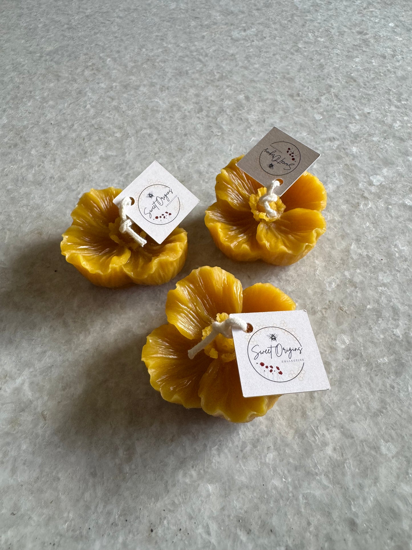 Beeswax Candle :: Poppy Flower