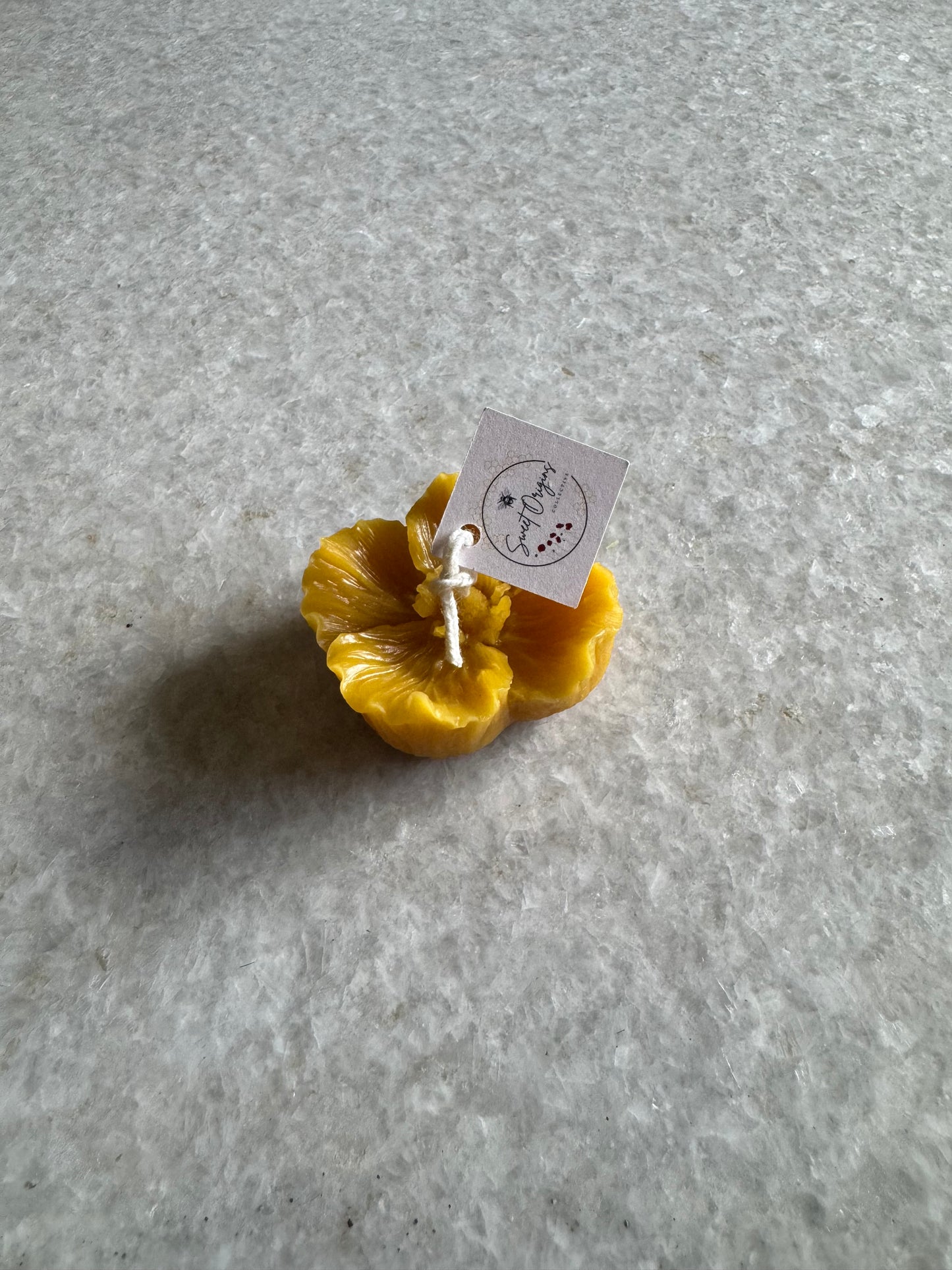 Beeswax Candle :: Poppy Flower