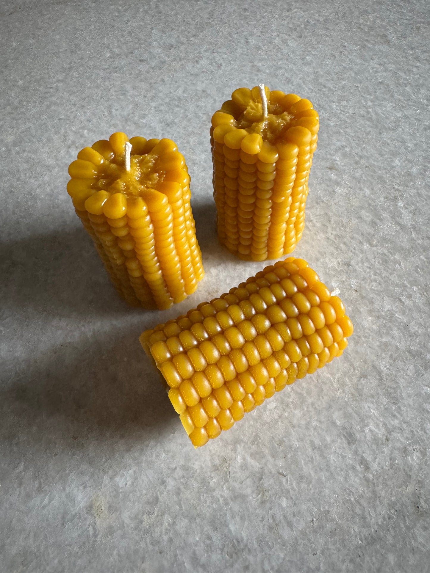 Beeswax Candle :: Corncob