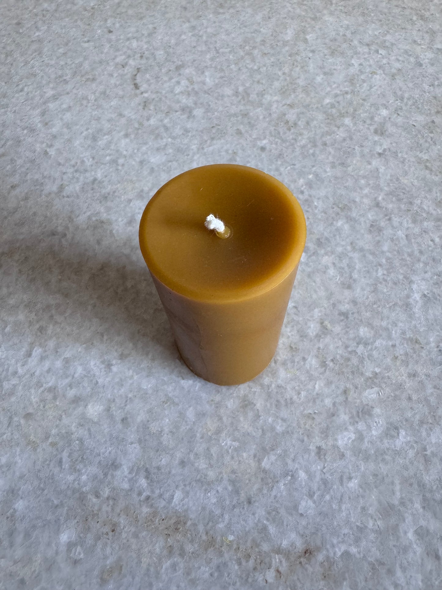 Beeswax Candle :: Pillar