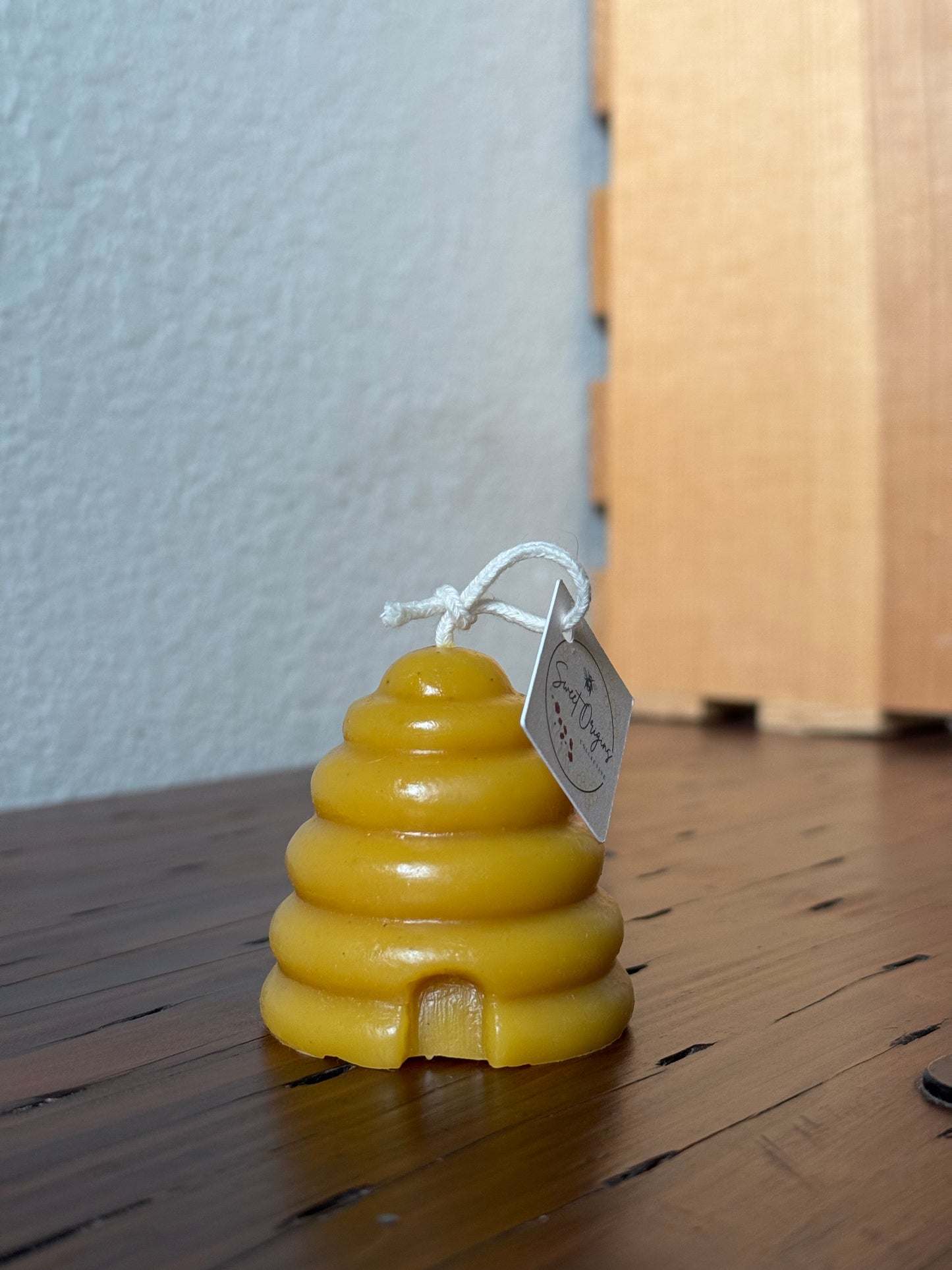 Beeswax Candle :: Beehive