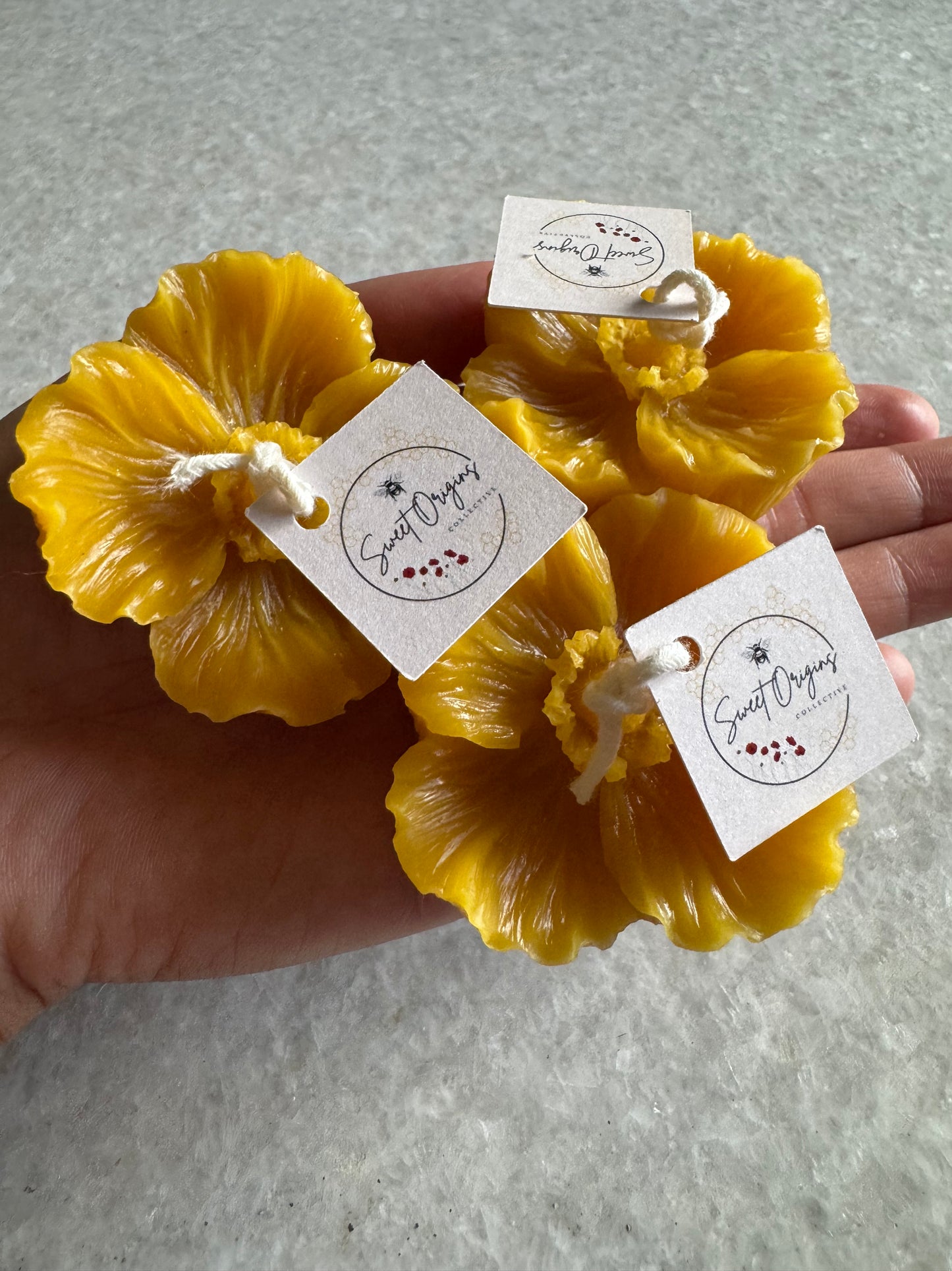 Beeswax Candle :: Poppy Flower