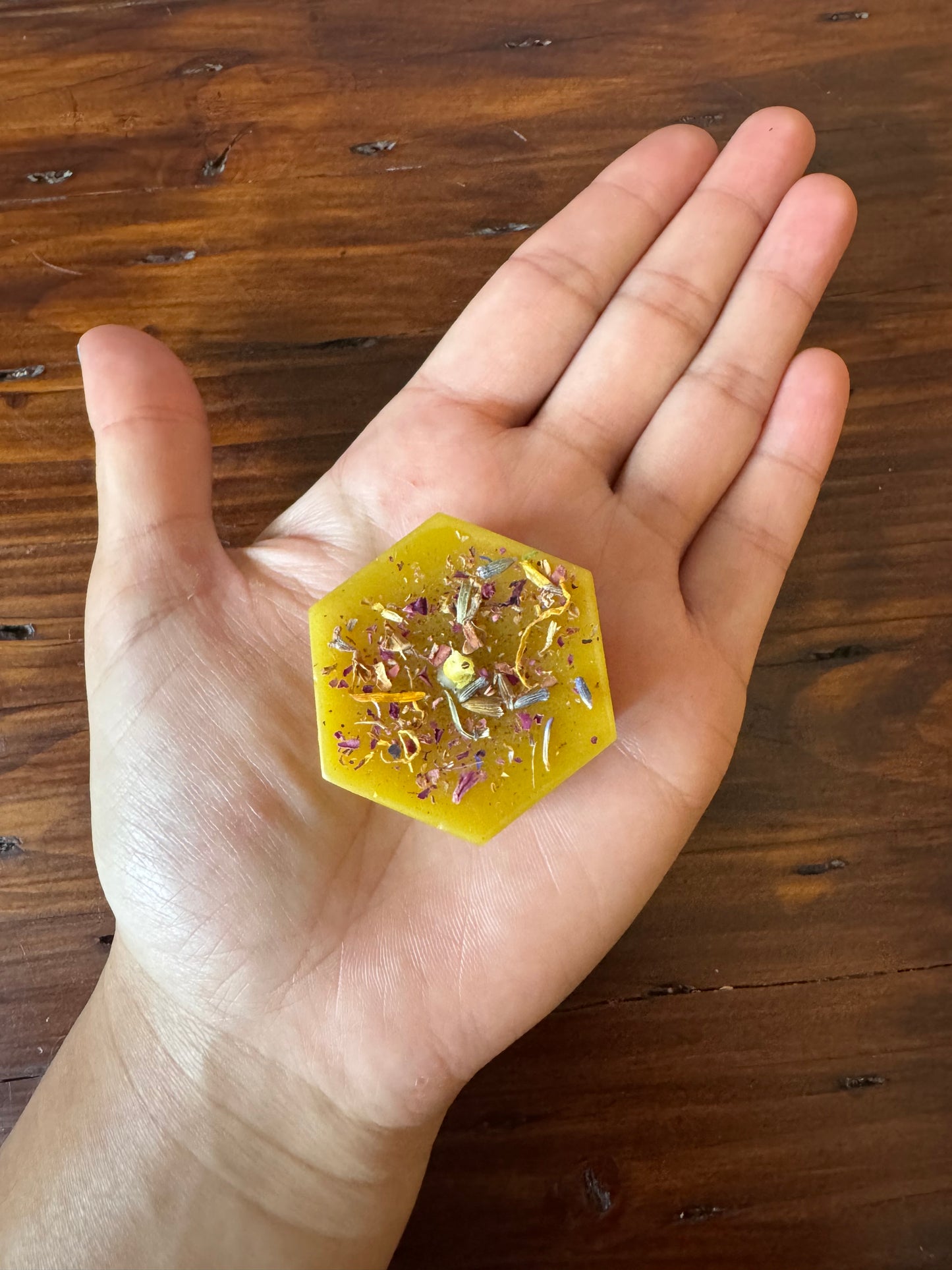 Beeswax Candle Bundle :: Hexagon Tea Light, Dried Flowers