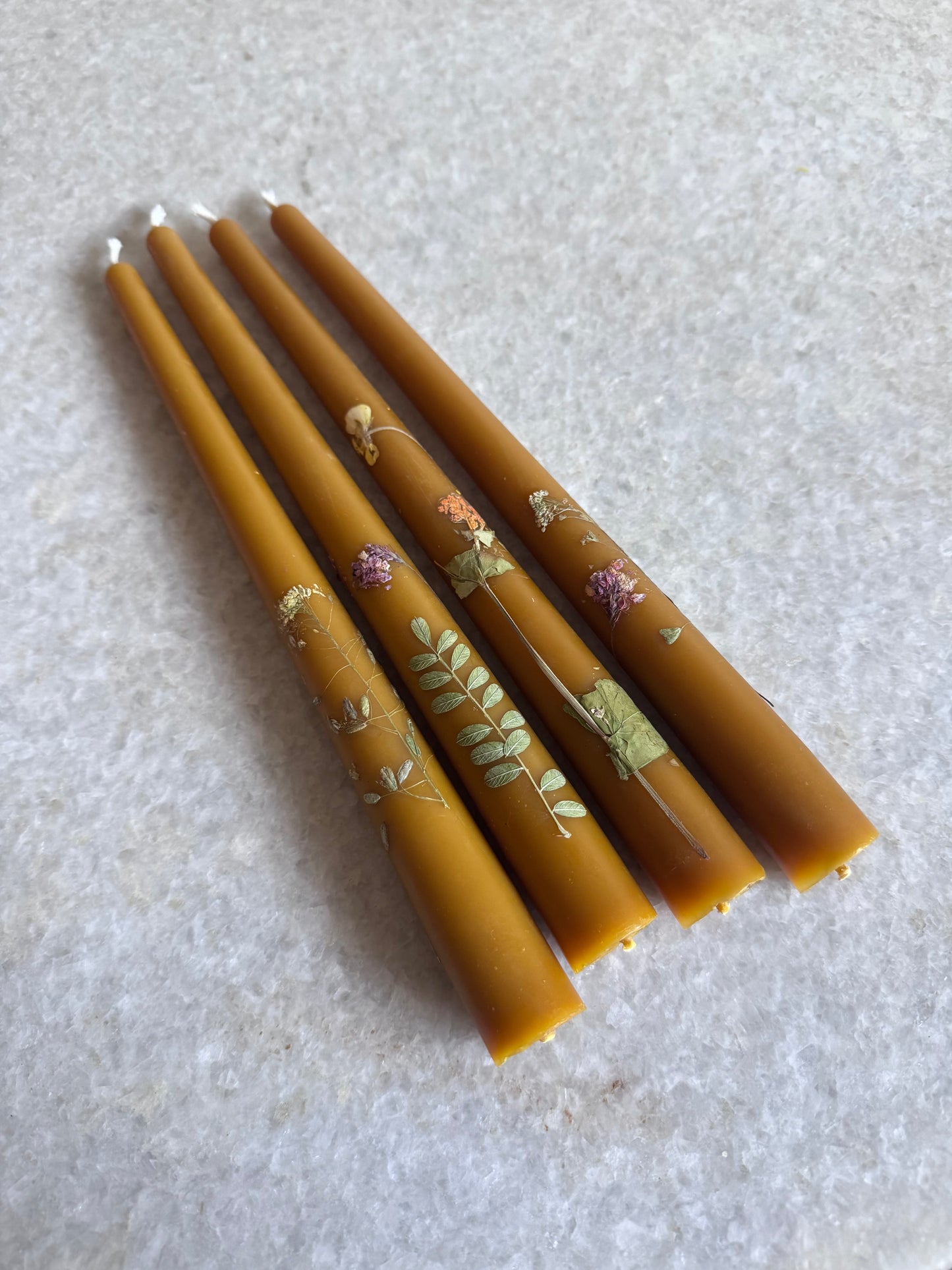 Beeswax Candle :: Botanical Taper