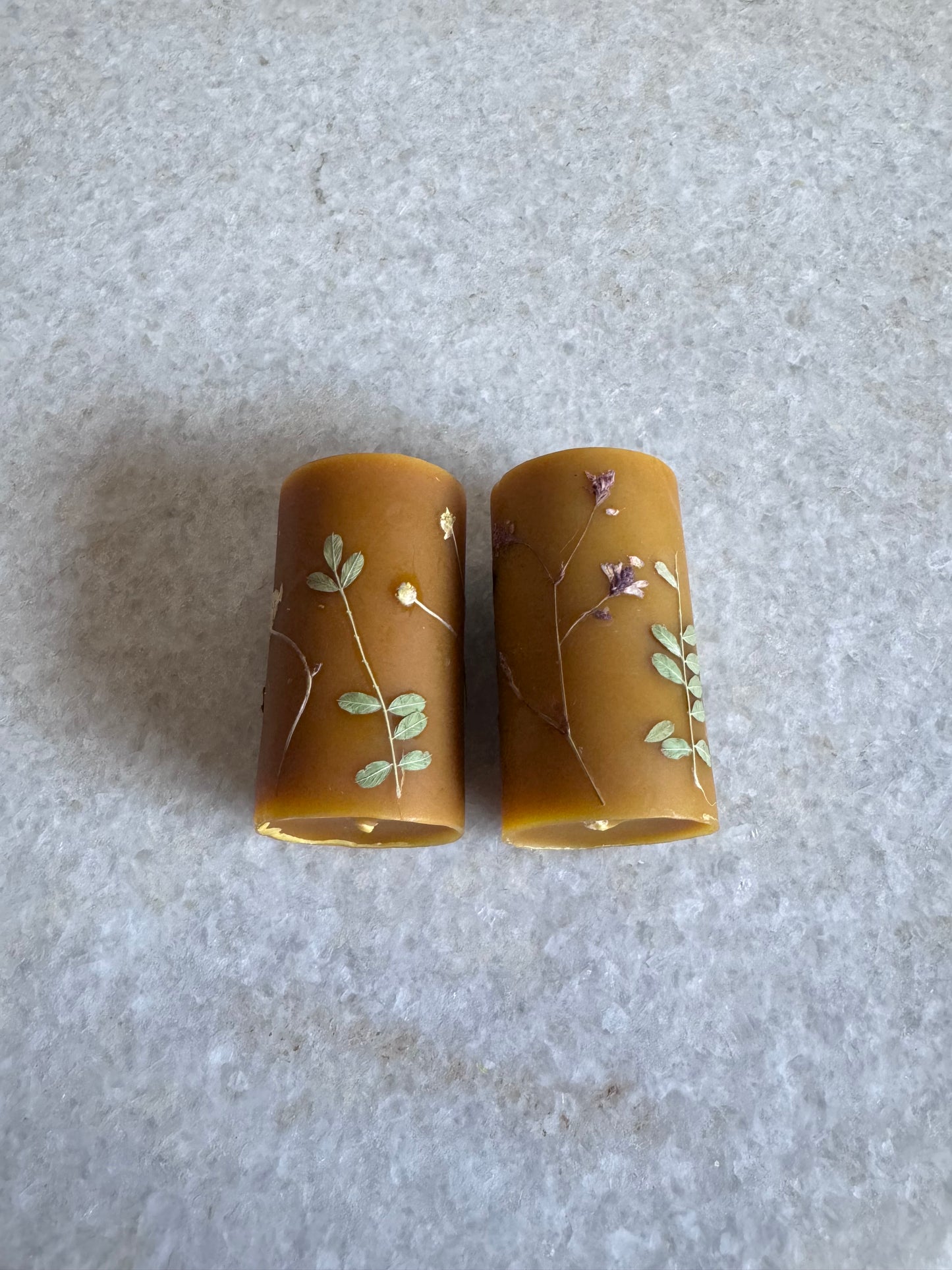 Beeswax Candle :: Botanical Pillar