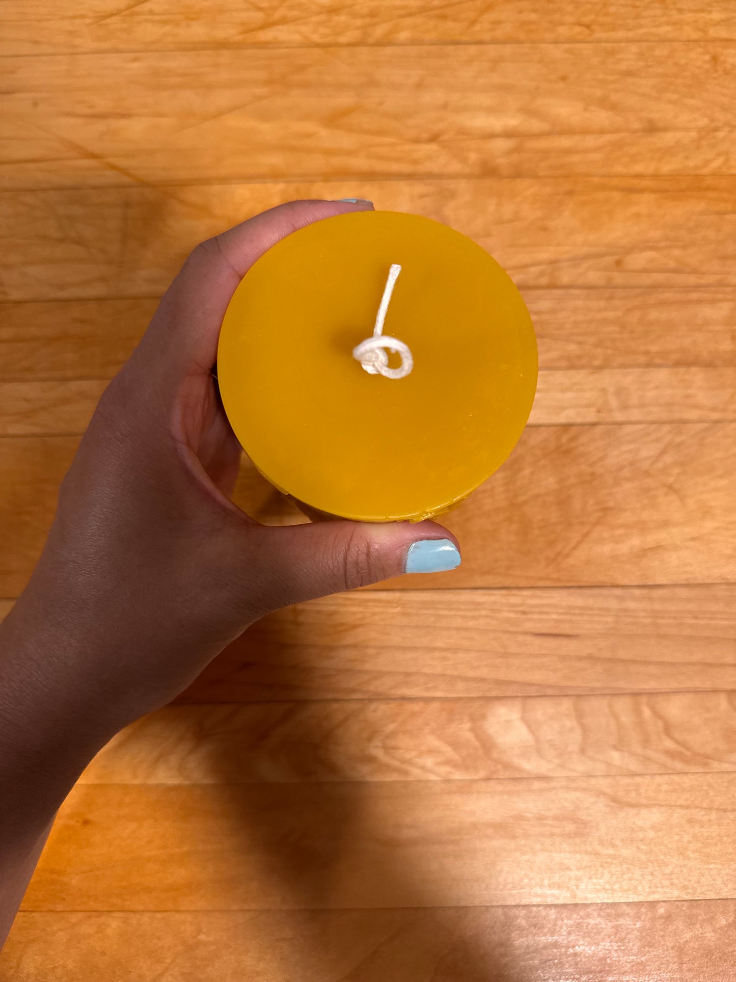 Beeswax Candle :: Honeybee Pillar