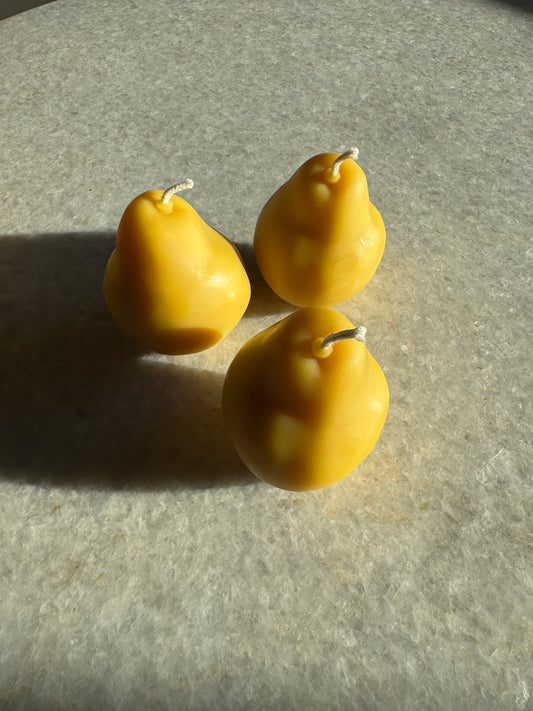 Beeswax Candle :: Pear