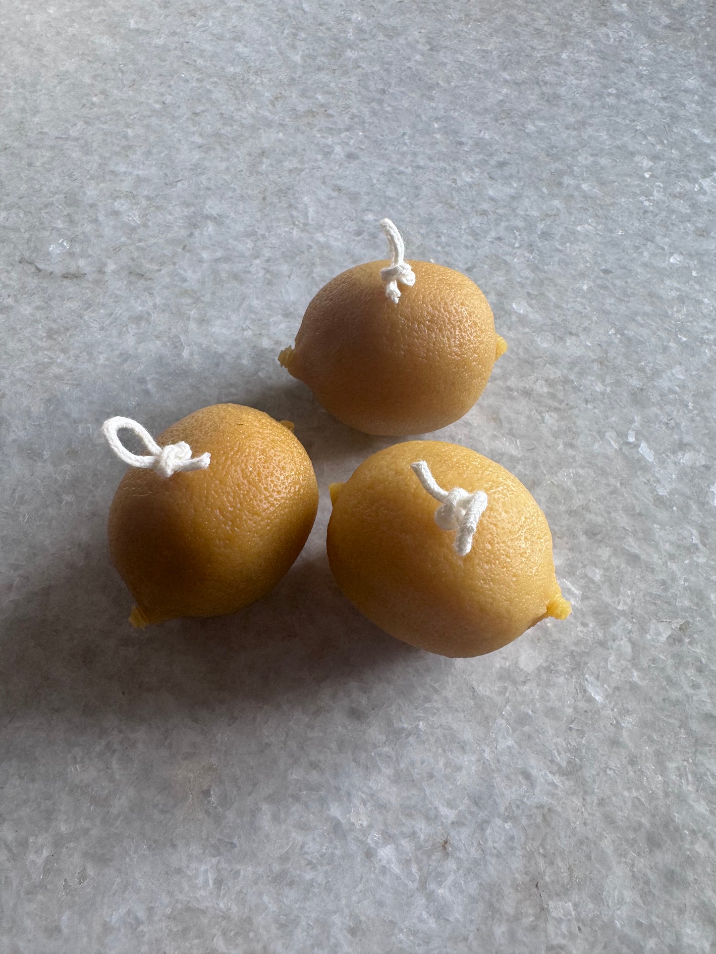 Beeswax Candle :: Lemon