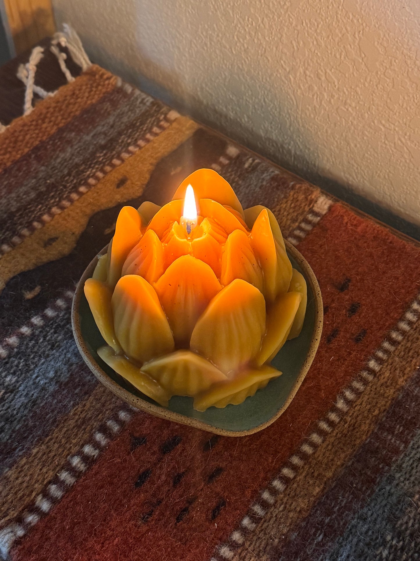Beeswax Candle :: Large Lotus