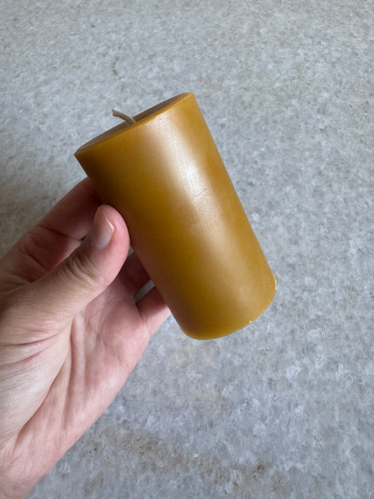 Beeswax Candle :: Pillar