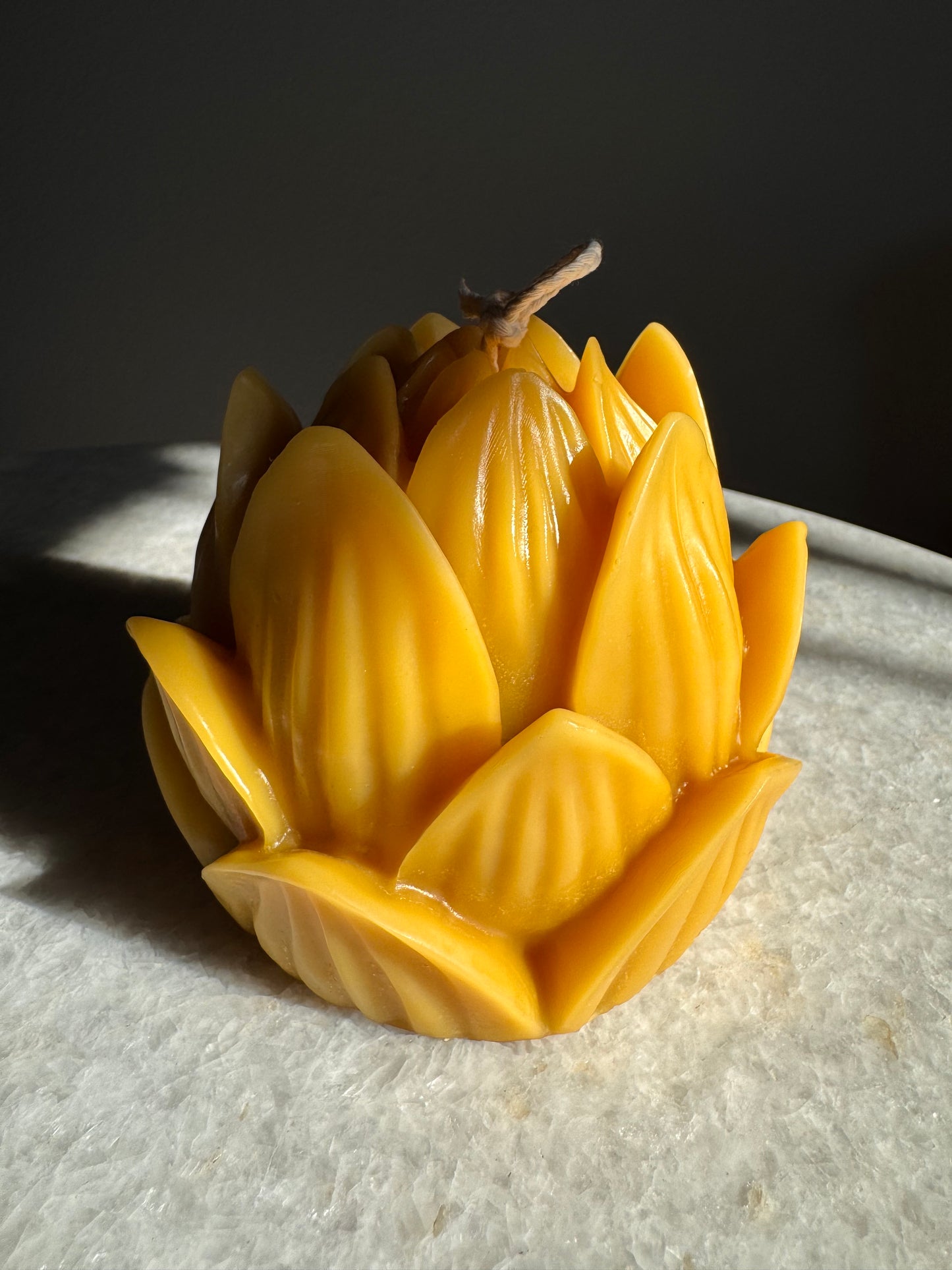 Beeswax Candle :: Large Lotus